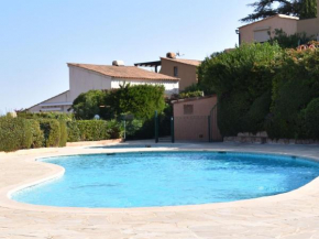 Отель Modern Holiday Home in Th oule sur Mer With Swimming Pool  Теуль-Сюр-Мер